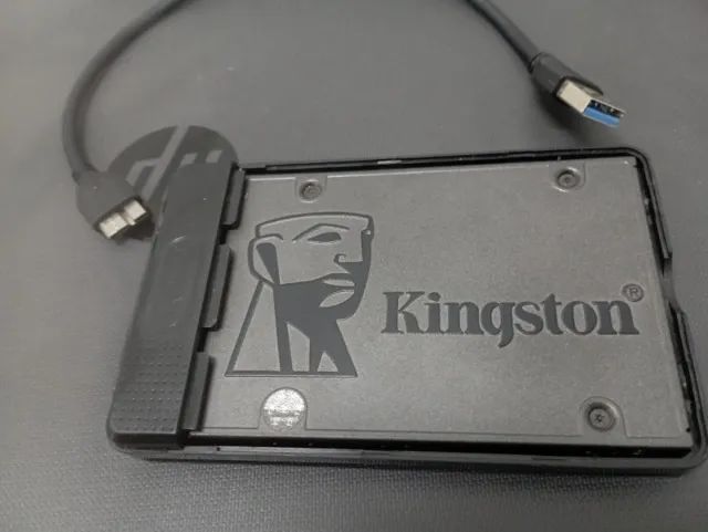 SSD Kingston 120GB + adaptador para SSD externo