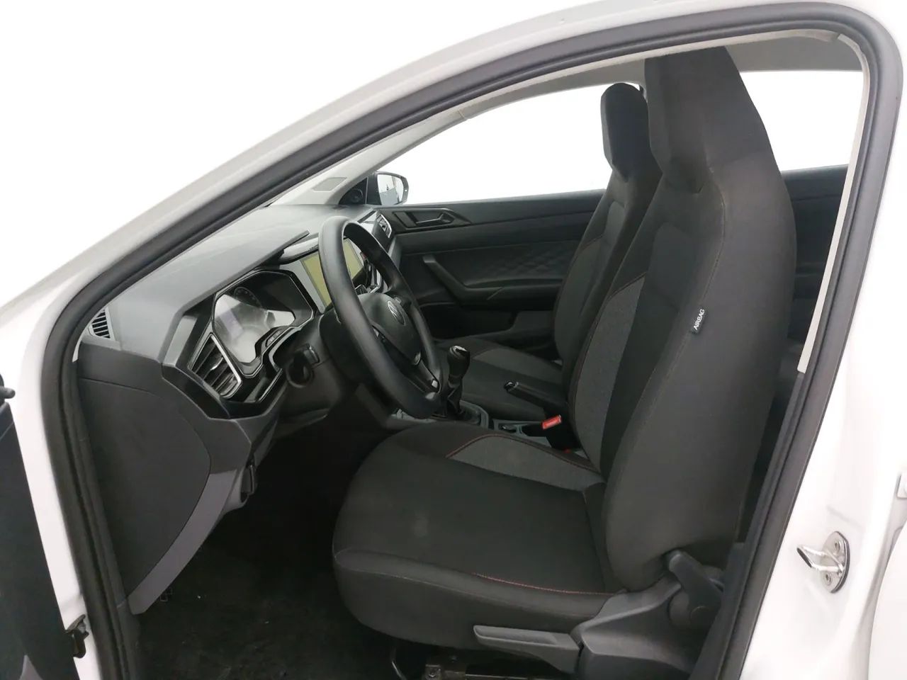 Volkswagen Polo Track 1.0 Flex 12V 5p, foto 16 de 18