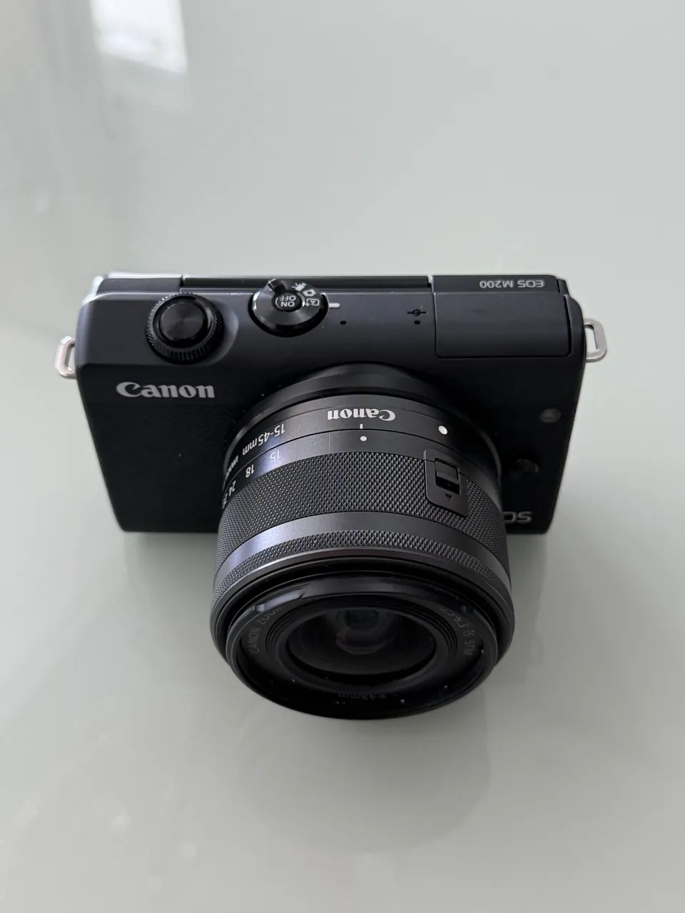 Câmera cânon M200 eos 