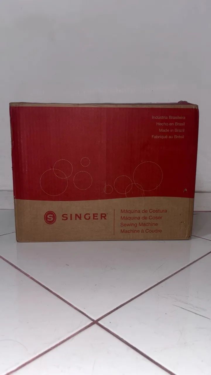 Máquina de costura Singer- NOVA - Foto 3