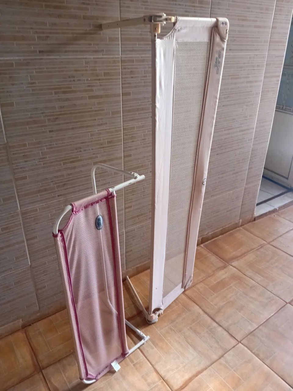 Grade de Proteção de bebês e crianças rosa AS DUAS !! - Foto 4