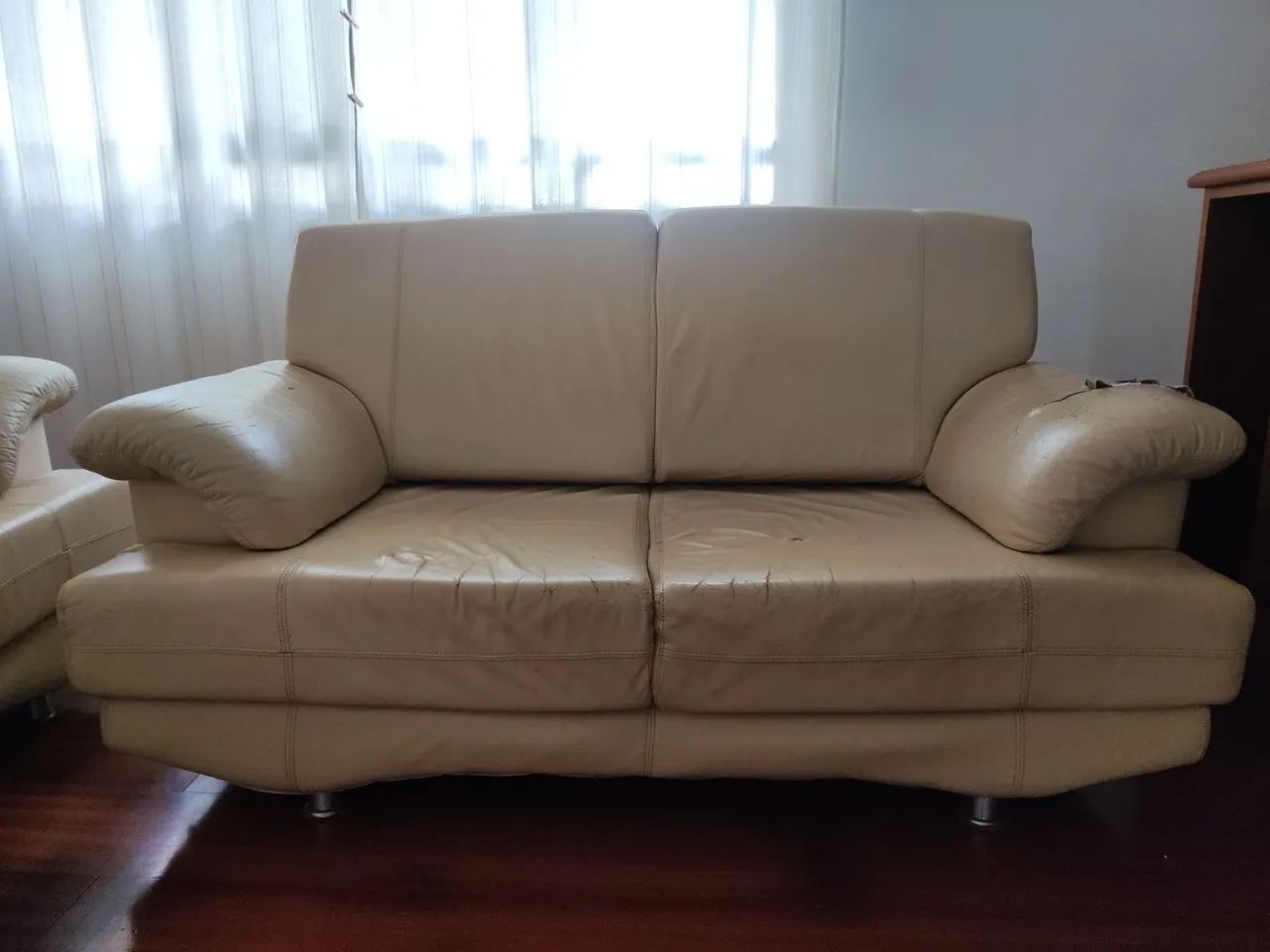 Sofá em couro 2 e 3 lugares - Foto 4