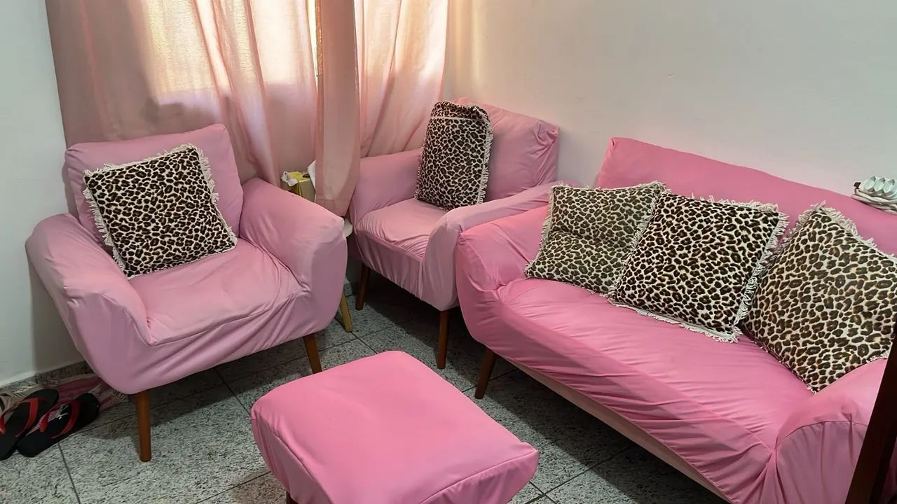Cadeiras poltrona + sofá 2 lugares + puff de centro - Foto 4