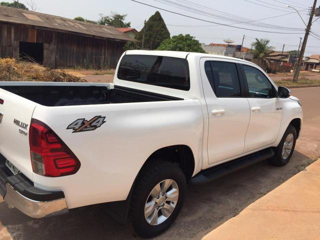 Hilux 17/17 único dono impecável - Foto 3