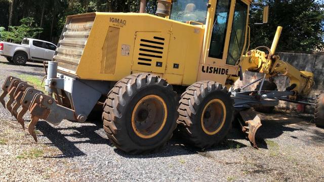 MotoNiveladora Lishide CMG 220