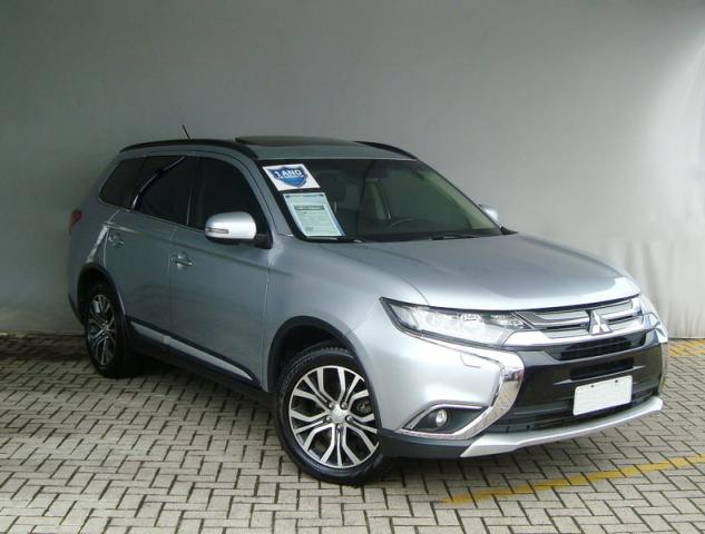 MITSUBISHI OUTLANDER HPE-S 2.2 Diesel 4x4 Aut. - Foto 2