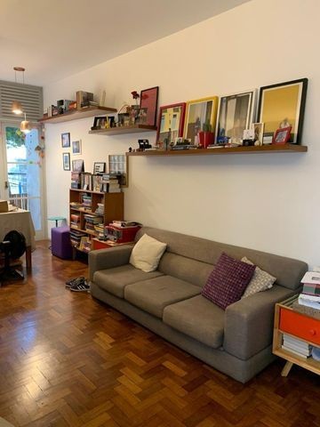 Leblon - Apto com sala, 1 quarto e dependências completas