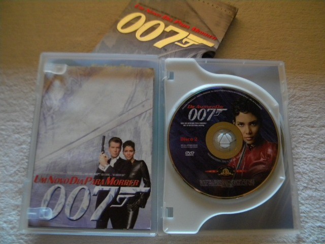 Dvd 007 Um Novo Dia Para Morrer Edição Especial Duplo (Luva). - Foto 3