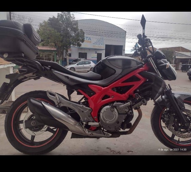 SUZUKI GLADIUS 650