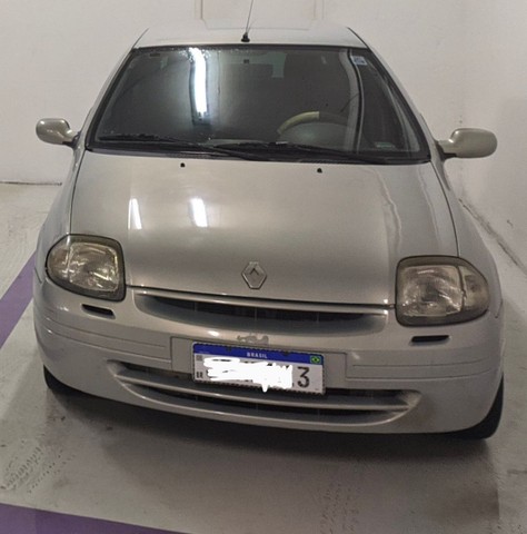 Renault Clio 1.0<br>2003 - Não paga IPVA 