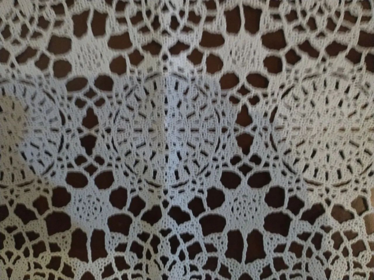 Conjunto toalha de centro e dois porta copos - Foto 5