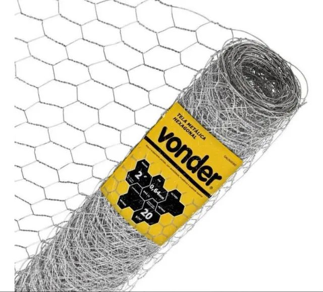 Tela metálica hexagonal  22 BWG x 1,5 m, com 50 m, galinheiro Vonder 
