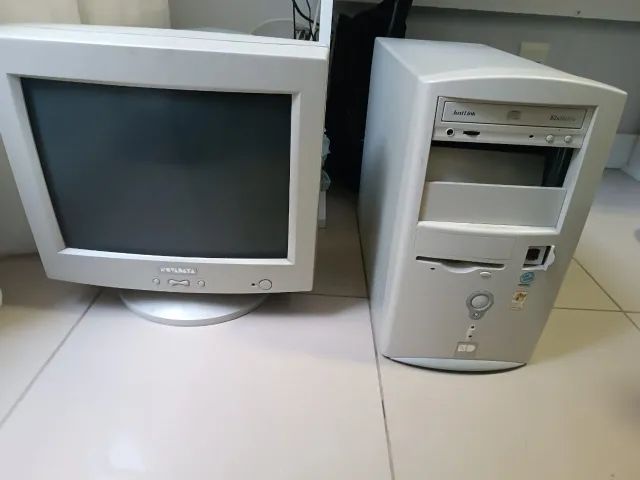 Desktop Celeron com XP 2000. A CPU não liga