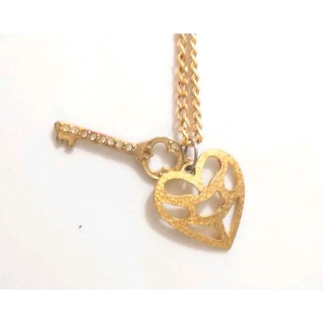 Colar pingente chave do coração