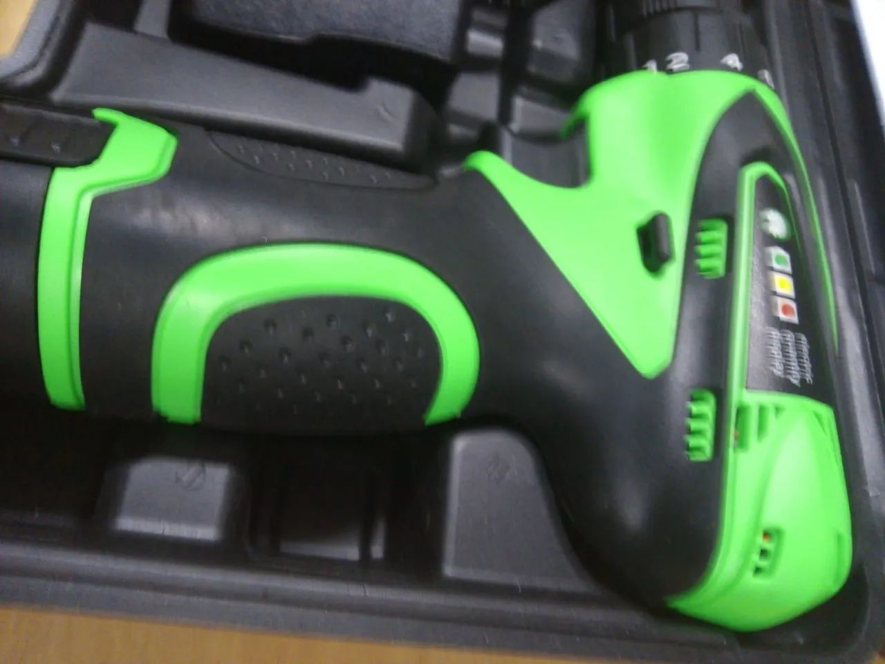 Parafusadeira 2 baterias nova zero show cuida! - Foto 6