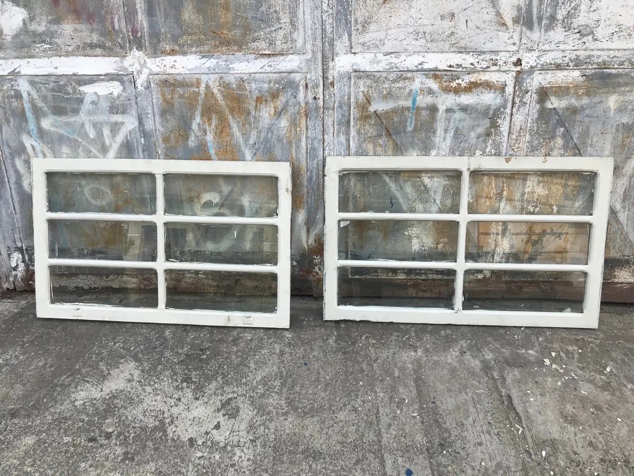 Duas folhas internas com vidro para janelas venezianas antigas