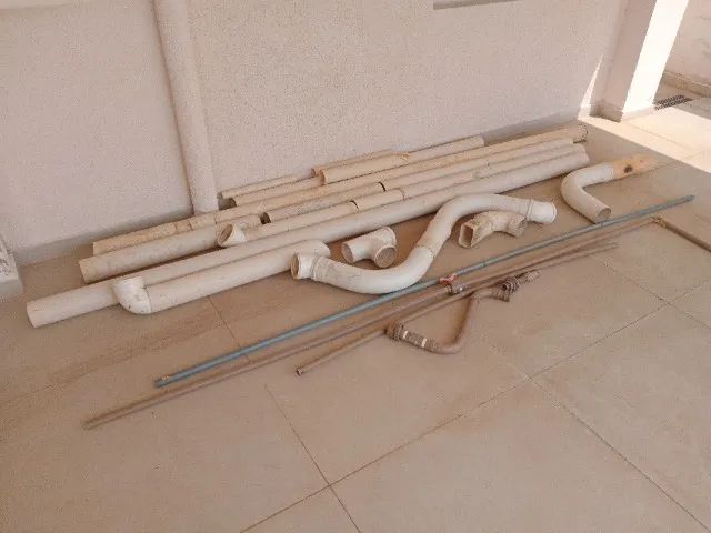 Tubos, cotovelos e curvas de 100 mm usadas. - Foto 2