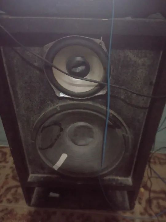 Vendo uma caixa de som 
