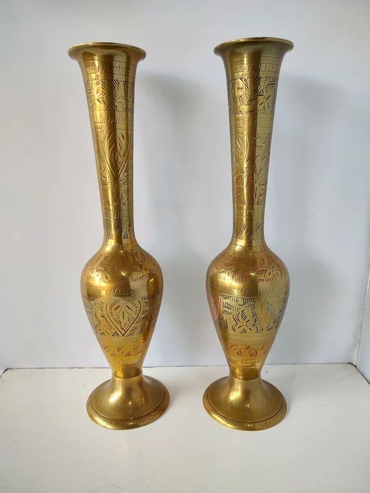 Par de vasos de bronze 