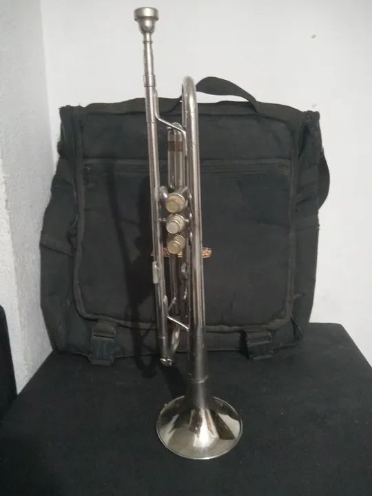 Trompete Eastman Prata em Si Bemol com Soft case. - Foto 2