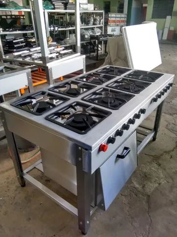 Fogão Ind. 08 bocas 30x30 com forno em aço inox 304