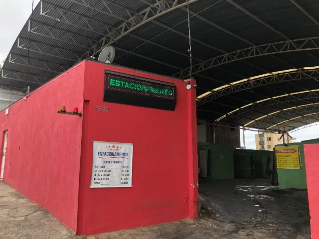 Ponto comercial Rubi Scoth Bar, Drive-in, Estacionamento e Estrutura metalica