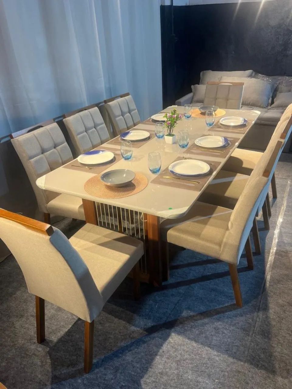 Mesa de Jantar Elegante com 8 Lugares