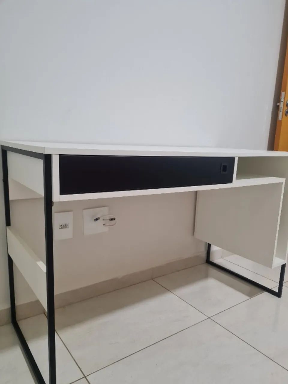 Desk64520780999042122