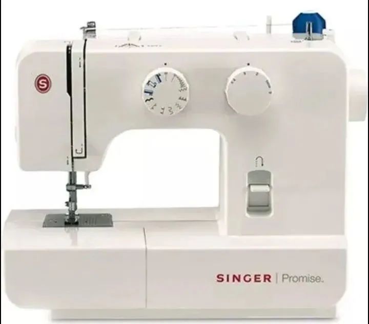 Singer Sewing Machine, Unused!