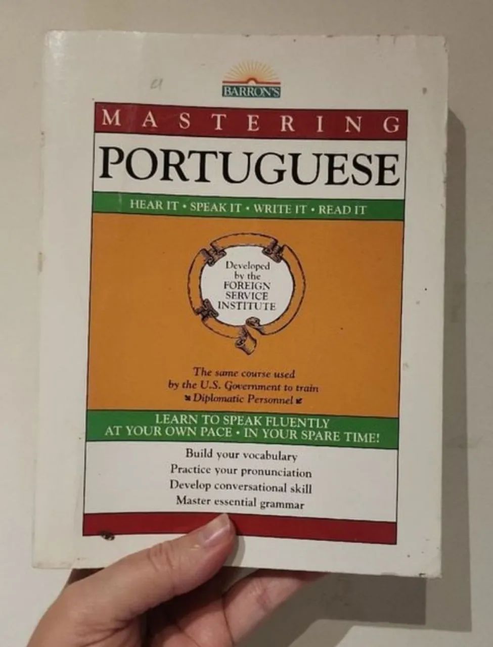 livro em inglês mastering portuguese