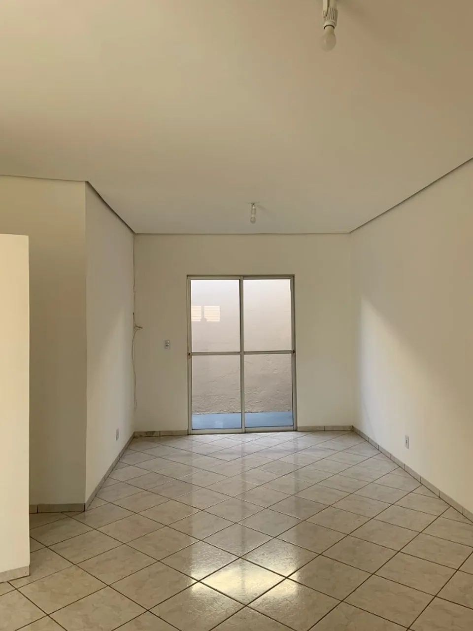 Alugo Casa 2 QTs Araguaína, St. Anhanguera - Foto 4