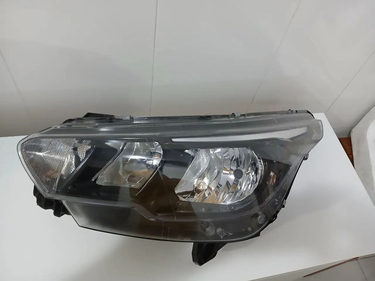 Farol fiat argo sem led