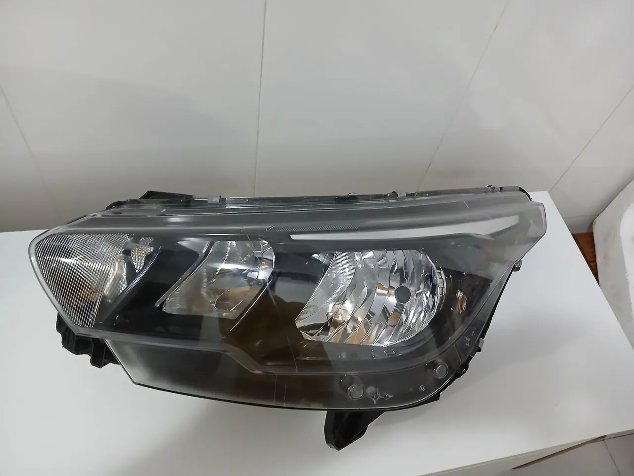 Farol fiat argo sem led