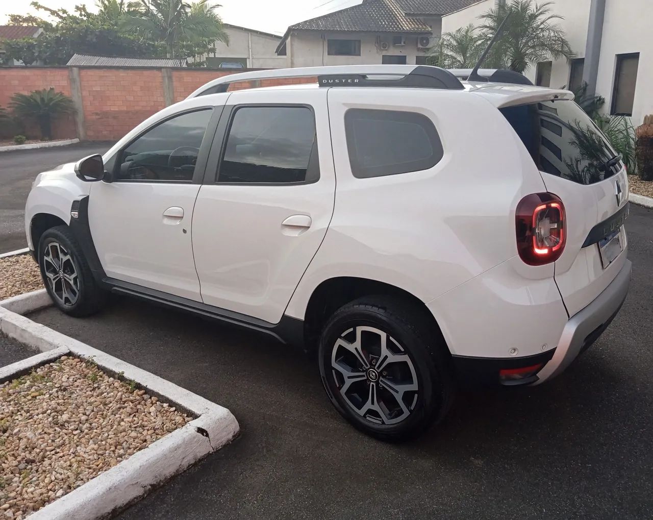 Vendo Duster Iconic 2021  - Foto 4