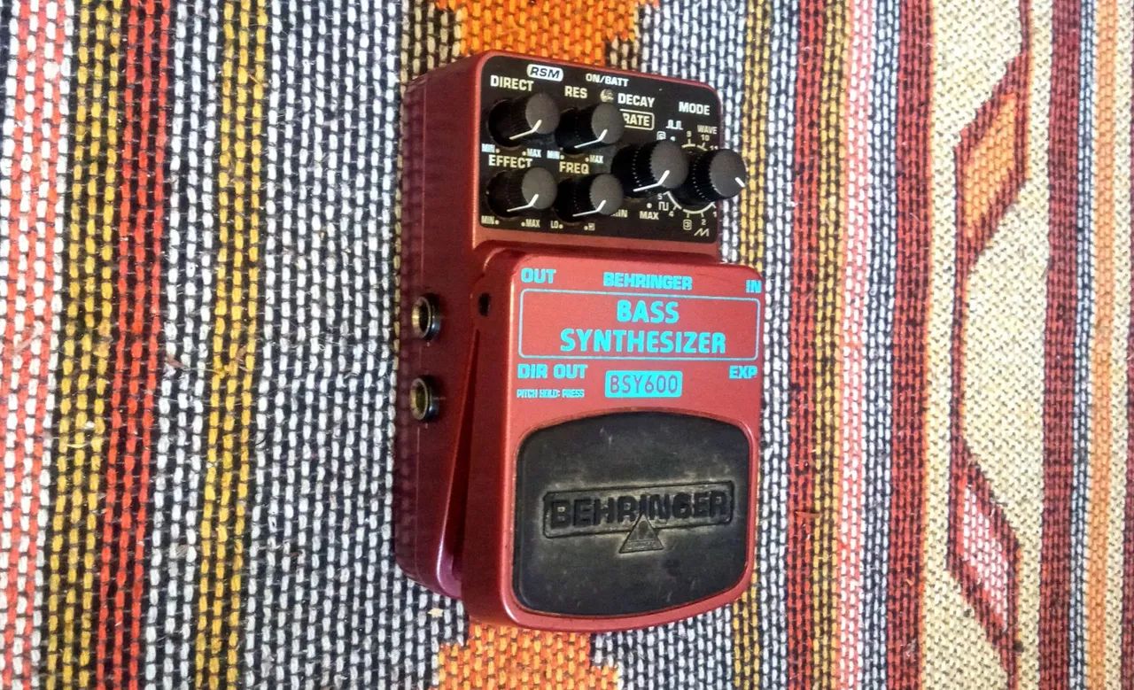 Pedal Behringer BSY600 Sintetizador para baixo ou guitarra