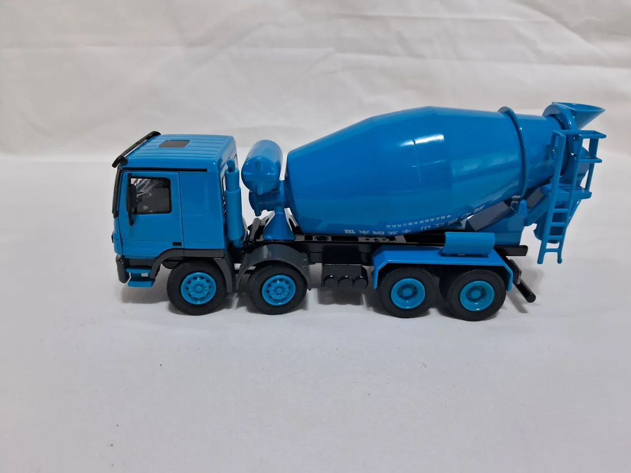 Miniaturas de caminhão 64313242185603121