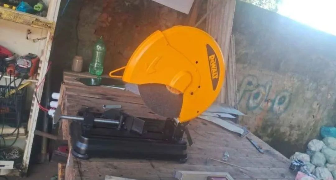 Esmerilhadeira de Corte Dewalt