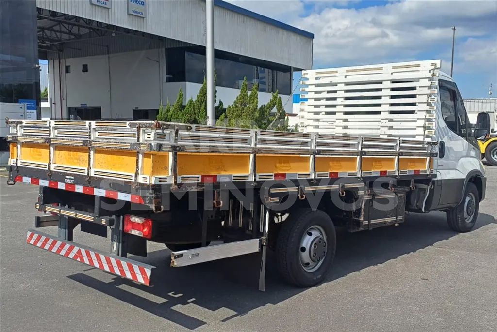 IVECO DAILY 35-160 LONGO E6 4X2 2022/2023 - Foto 4