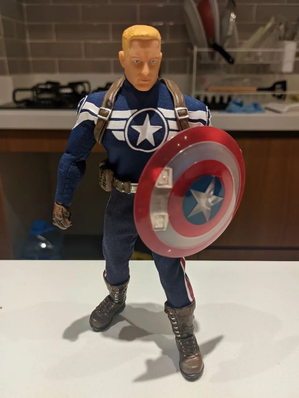 Capitão América - Mezco Toyz One:12 collective - Hobbies e