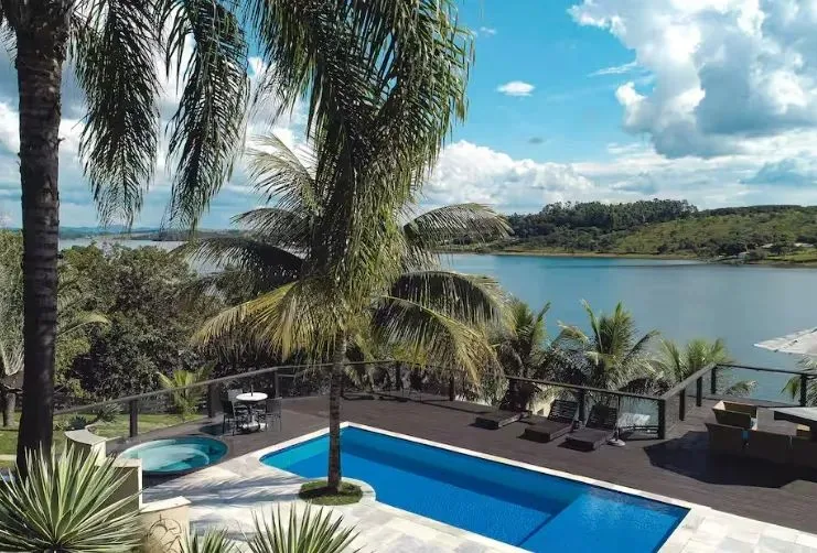 Casa com 348 metros quadrados, 4 quartos e piscina em Águas de Igaratá - Igaratá - SP