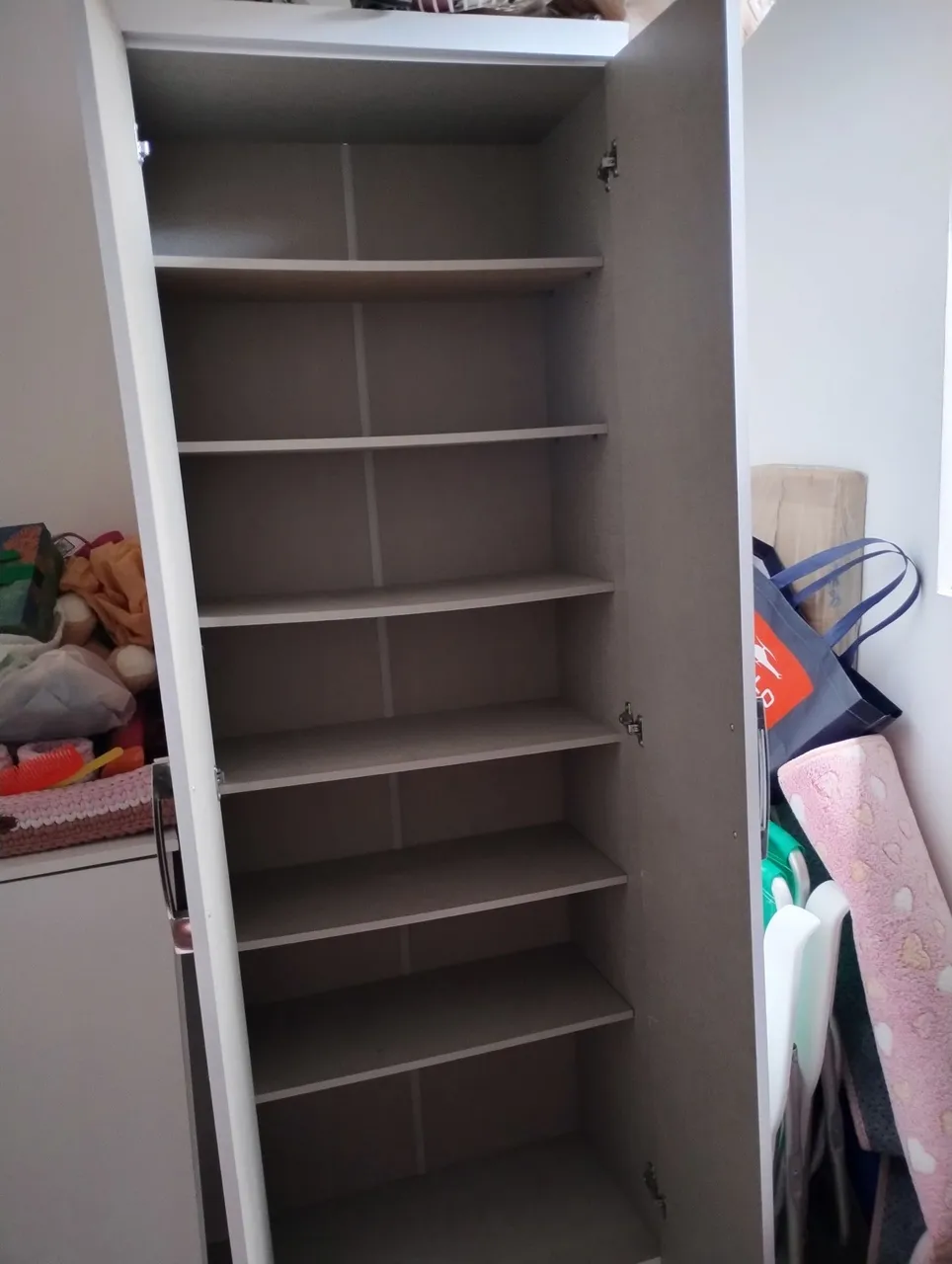 Armário Organizador com Prateleiras