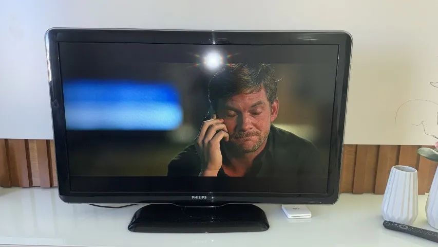 Tv Philips 47" com controle remoto - Foto 3