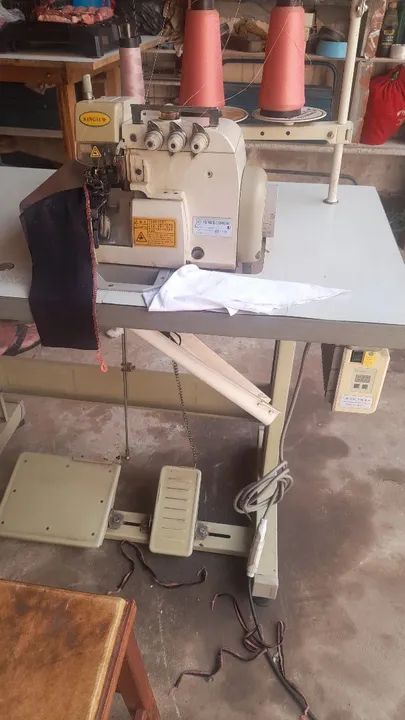Vende-se máquina overlock - Foto 2