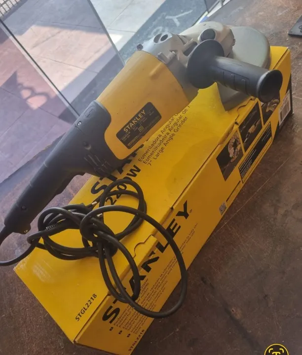 Esmerilhadeira Angular Stanley 7'' 2200W