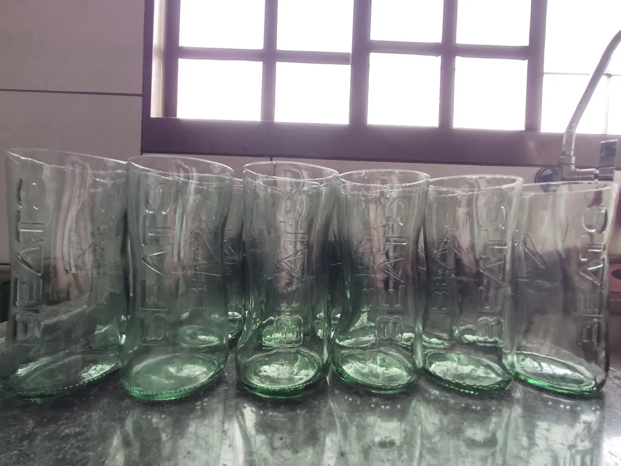 Jogo de 6 copos de garrafa verdes Skol Beats