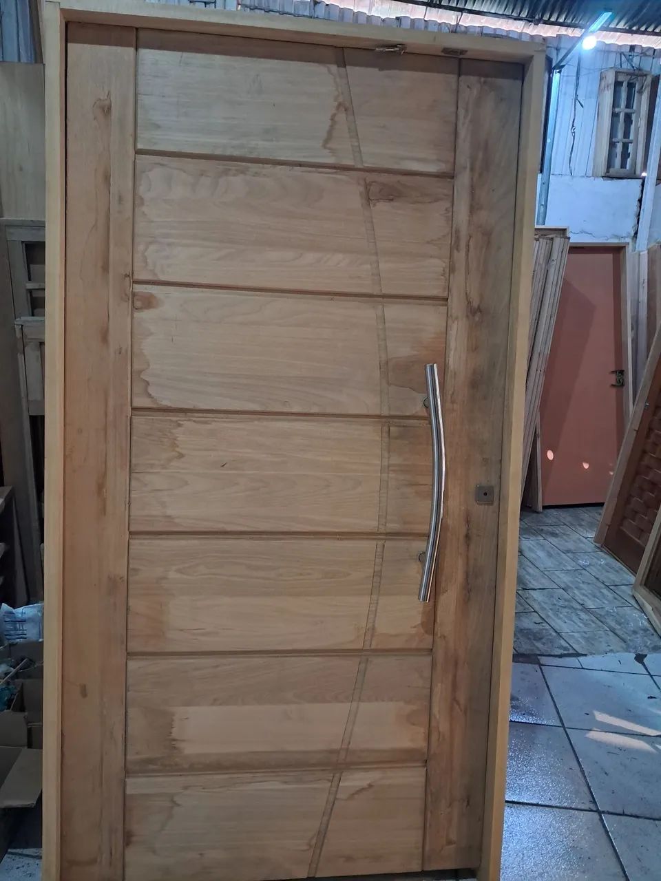 Porta pivotante 118x214mt madeira tauari 