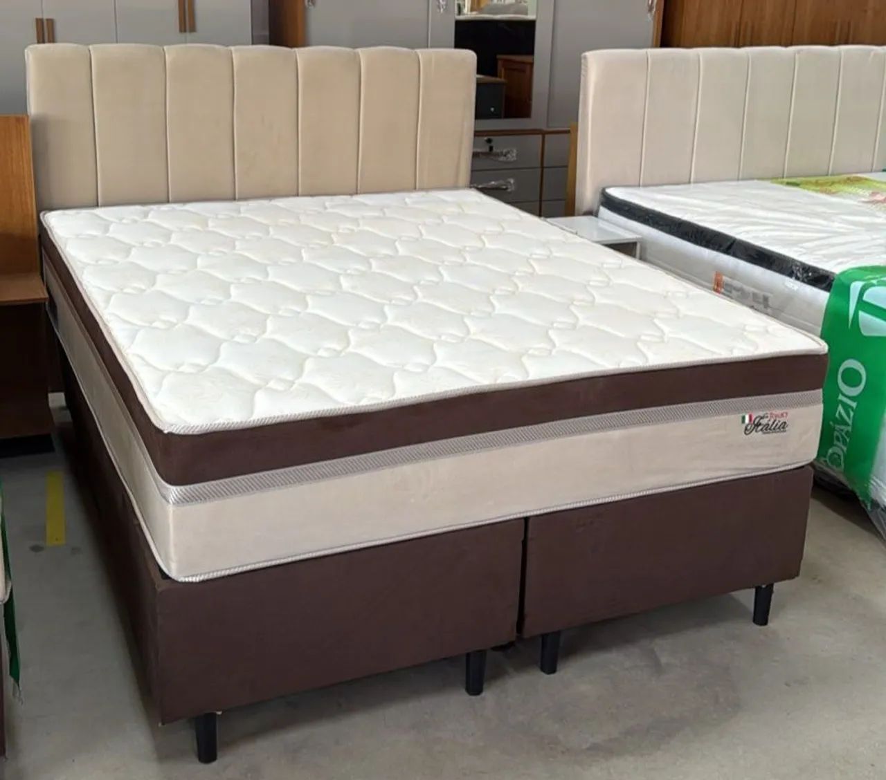 Conjunto box QUEEN soft flex molas ensacadas espuma selada tecido em malha fria 