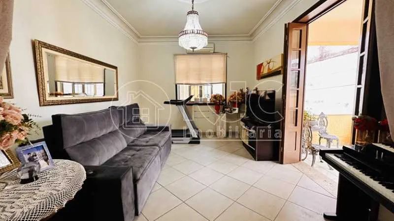 Casa de 252 metros quadrados no bairro Tijuca com 5 quartos