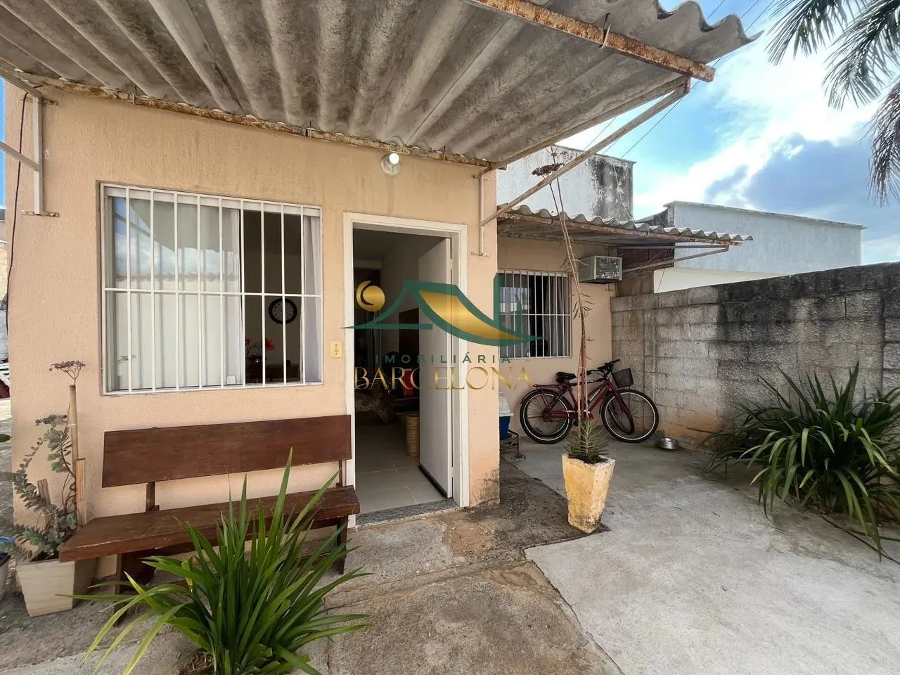 Casa para Venda em Volta Redonda, Três Poços, 2 dormitórios, 1 banheiro, 4 vagas