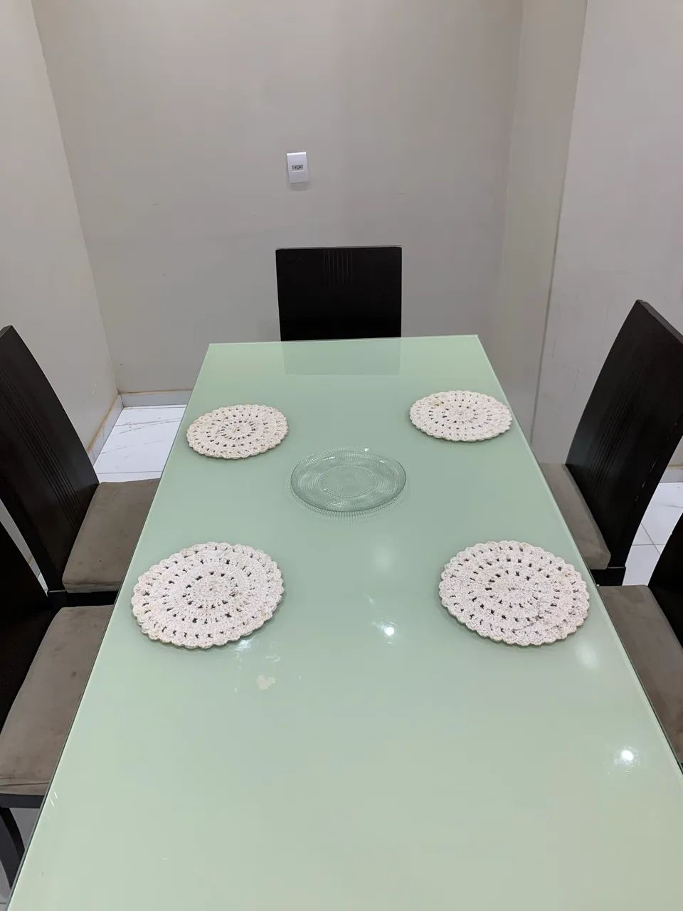 Mesa com 6 cadeiras